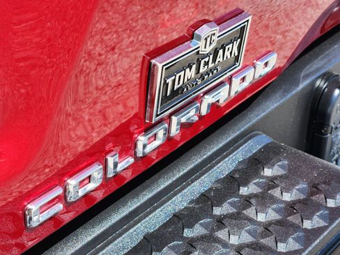 Used 2025 Chevrolet Colorado Trail Boss AWD/4WD image 27
