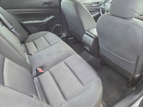 Used 2024 Nissan Altima 2.5 SV FWD image 11