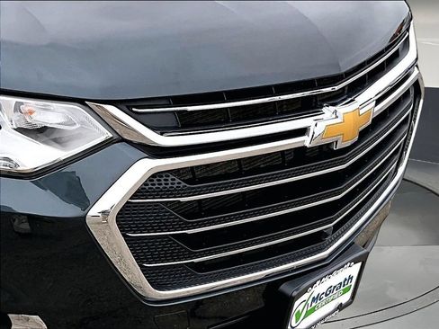 Used 2021 Chevrolet Traverse Premier AWD/4WD image 35
