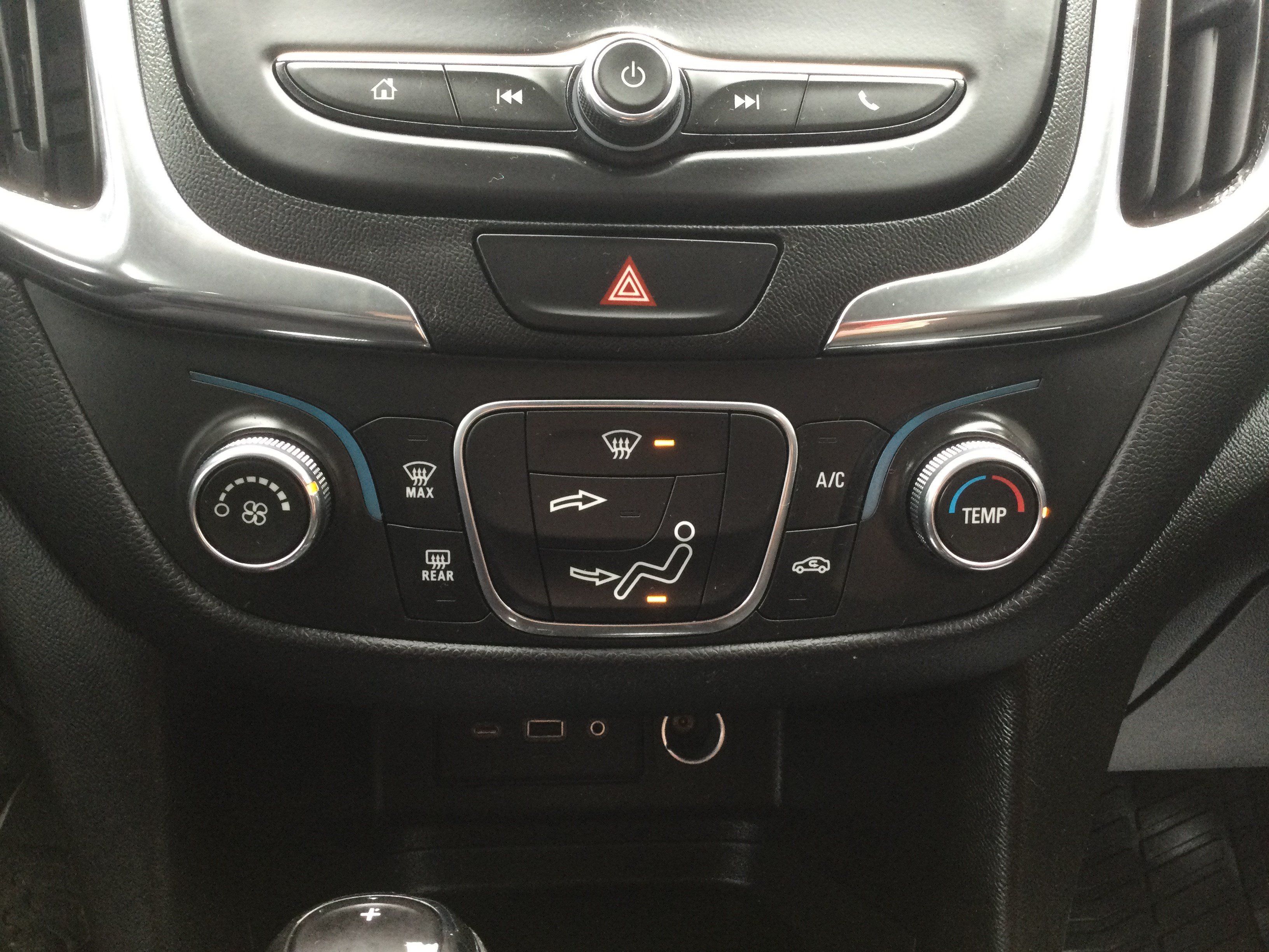Used 2020 Chevrolet Equinox LT AWD/4WD image 12