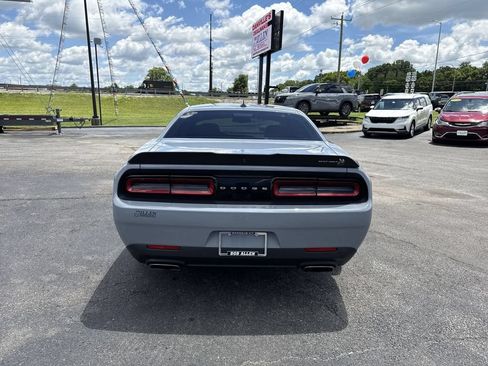 Used 2022 Dodge Challenger R/T Scat Pack RWD image 18