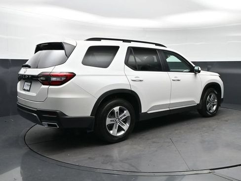 Certified 2026 Honda Pilot EX-L image 5