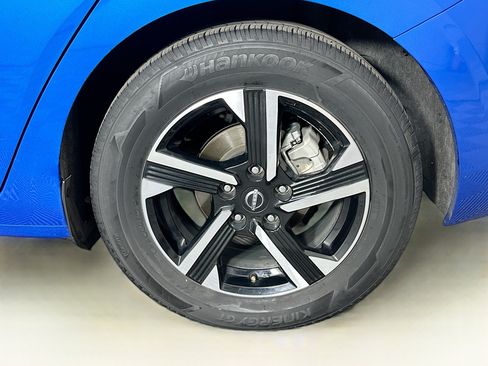 Used 2024 Nissan Sentra SV FWD image 11