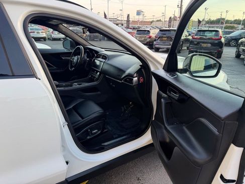 Used 2019 Jaguar F-PACE Premium AWD/4WD image 9