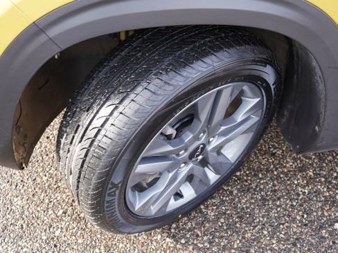 Used 2023 Kia Seltos S image 13