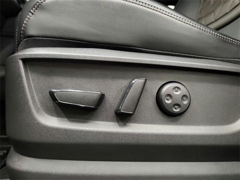 Used 2025 Nissan Armada Platinum image 29