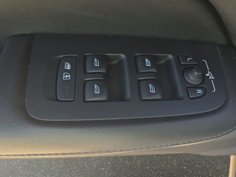 Used 2021 Volvo S60 T6 Momentum w/ Premium Package image 31