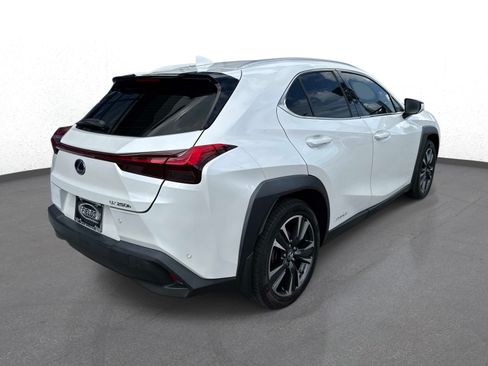 Used 2022 Lexus UX 250h w/ Accessory Package (Z2) AWD/4WD image 3