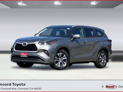 Used 2026 Toyota Highlander XLE AWD/4WD image 1