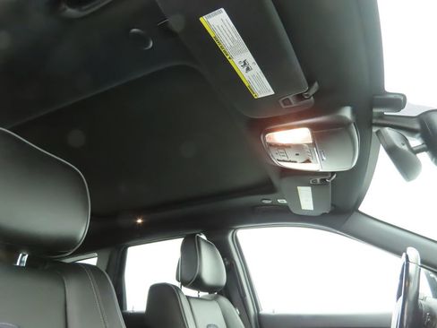 Used 2020 Jeep Grand Cherokee Overland image 18