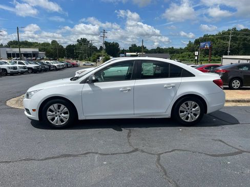 Used 2014 Chevrolet Cruze LS FWD image 4