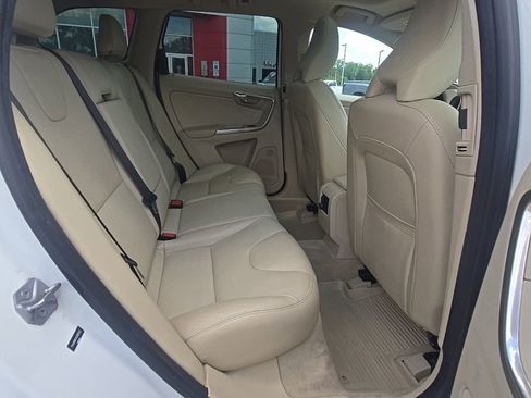 Used 2016 Volvo XC60 T6 w/ Proximity Package AWD/4WD image 28