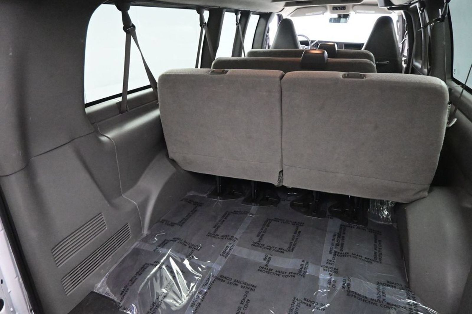 Used 2025 Chevrolet Express 3500 LT w/ LT Preferred Equipment Group RWD image 17