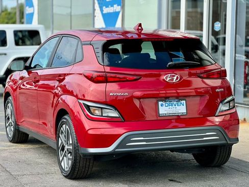 Used 2022 Hyundai Kona SEL w/ Convenience Package image 3