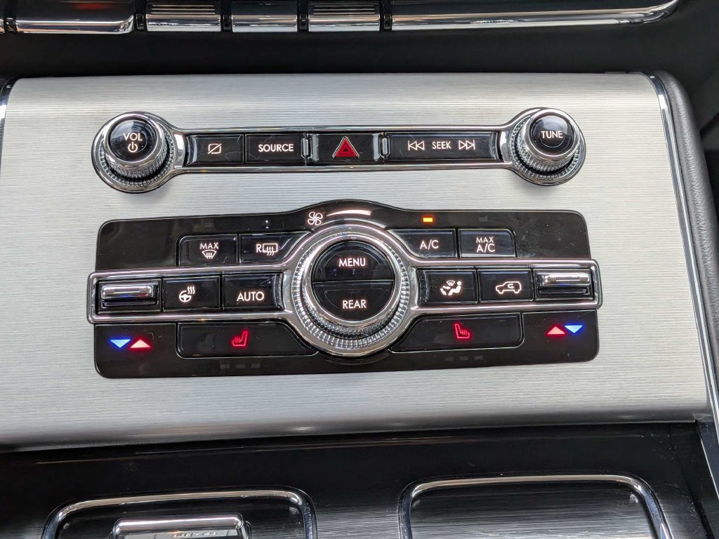 Certified 2024 Lincoln Aviator 2WD w/ Premium Package image 24