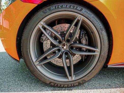 Used 2019 McLaren 570S Spider image 62