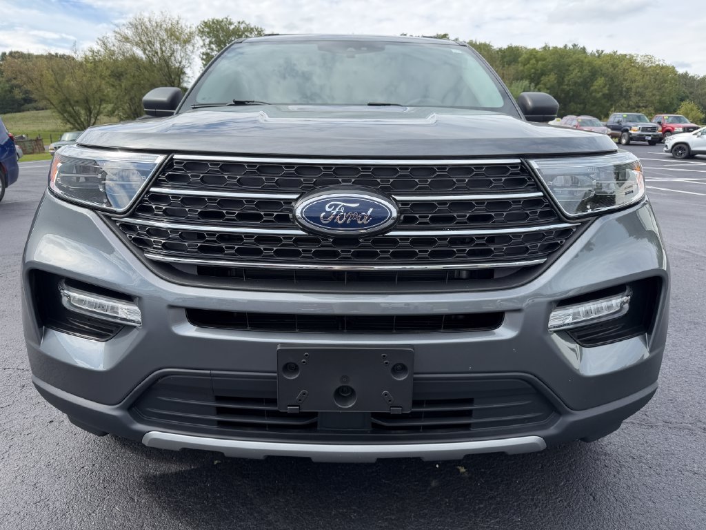Used 2024 Ford Explorer XLT w/ Equipment Group 202A AWD/4WD image 2