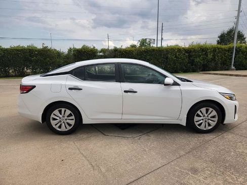 Certified 2025 Nissan Sentra S FWD image 4