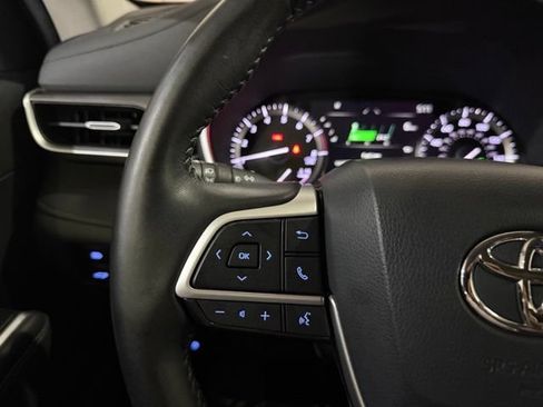 Used 2022 Toyota Highlander XLE AWD/4WD image 14