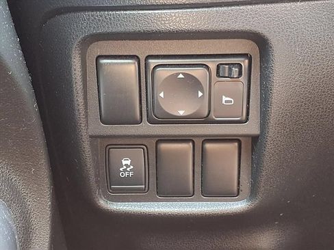 Used 2015 Nissan Juke SV w/ Technology Package FWD image 17