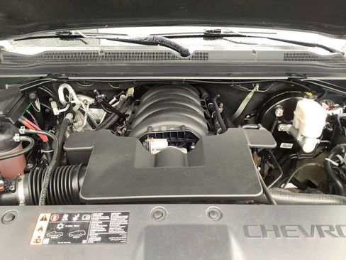 Used 2019 Chevrolet Suburban 4WD w/ Enhanced Driver Alert Package image 8
