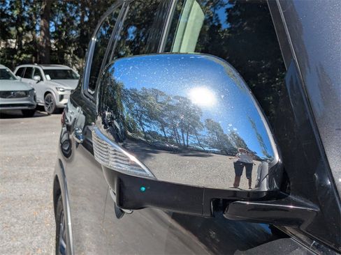 Used 2023 Nissan Armada Platinum w/ Cargo Package image 10