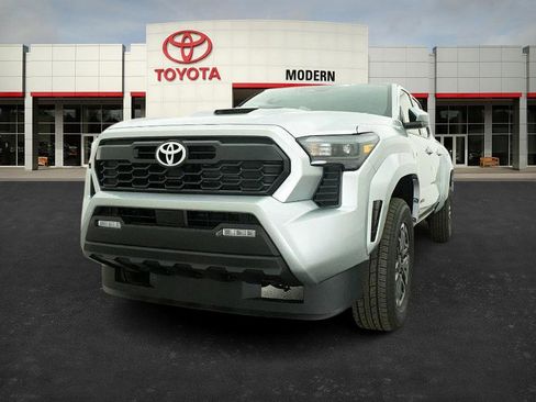 New 2025 Toyota Tacoma TRD Sport image 4