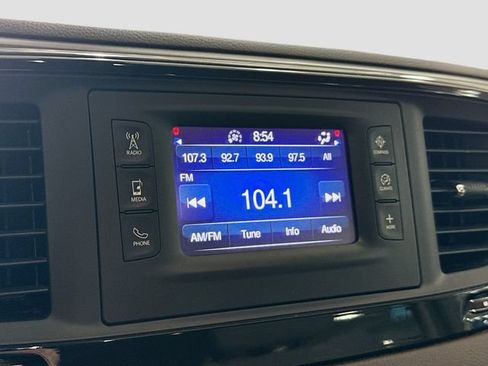 Used 2017 Chrysler Pacifica LX FWD image 14