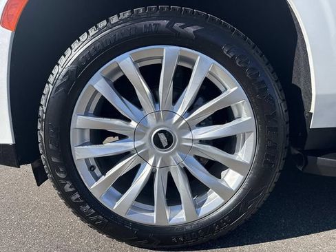 Certified 2024 Cadillac Escalade Luxury AWD/4WD image 41