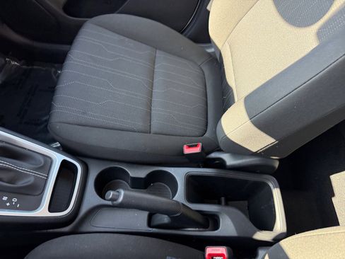 Certified 2022 Hyundai Venue SE image 14