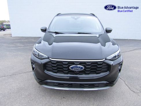 Certified 2023 Ford Escape ST-Line Elite AWD/4WD image 4