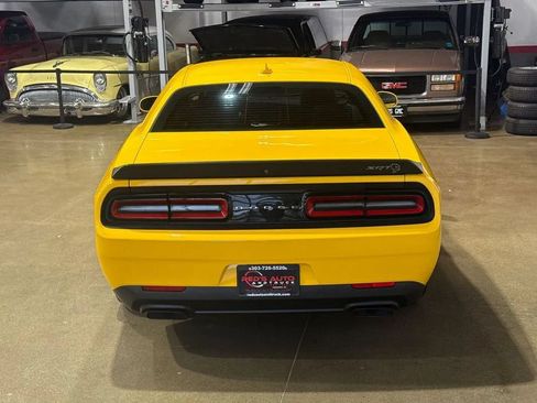Used 2017 Dodge Challenger SRT Hellcat RWD image 5