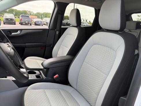 Used 2023 Ford Escape Active w/ Tech Pack #2 FWD image 17