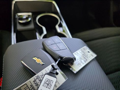 New 2026 Chevrolet Equinox LT w/ Safety and Technology Package AWD/4WD image 24