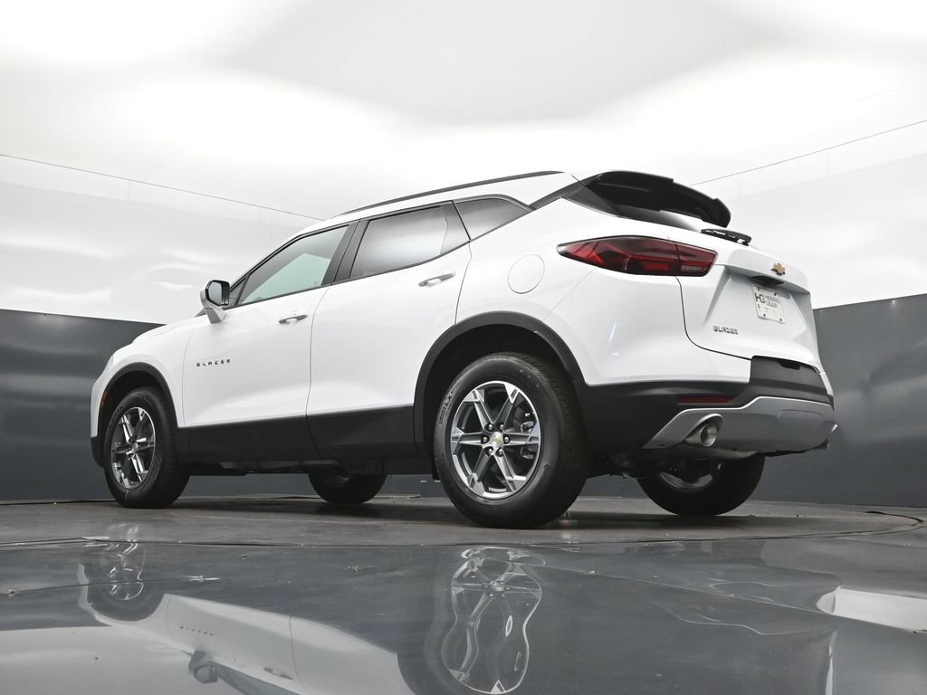 New 2026 Chevrolet Blazer LT w/ Convenience Package FWD image 40