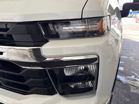 Used 2025 Chevrolet Silverado 2500 LT w/ Convenience Package image 16