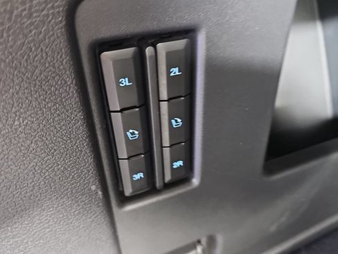 Used 2023 Ford Expedition XLT AWD/4WD image 33