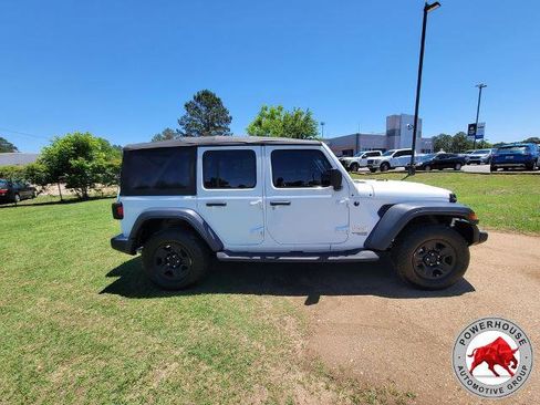 Used 2018 Jeep Wrangler Unlimited Sport AWD/4WD image 7