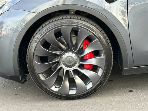 Used 2022 Tesla Model Y Performance image 30