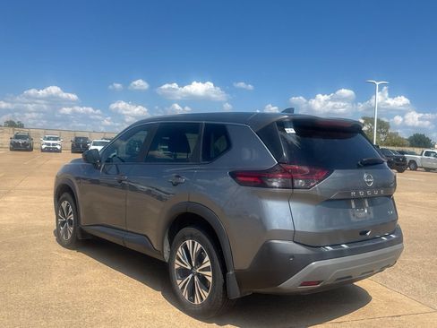 Used 2023 Nissan Rogue SV FWD image 15