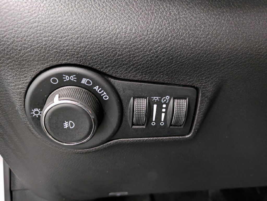 Used 2025 Jeep Compass Trailhawk w/ Trailhawk Elite Group AWD/4WD image 22