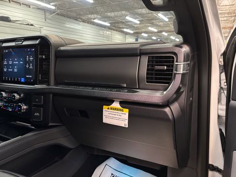 Used 2025 Ford F450 Platinum image 30