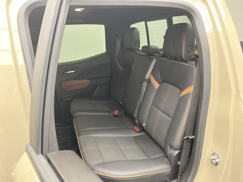 Used 2024 GMC Canyon AT4 w/ Technology Package image 11