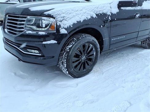 Used 2015 Lincoln Navigator 4WD image 4