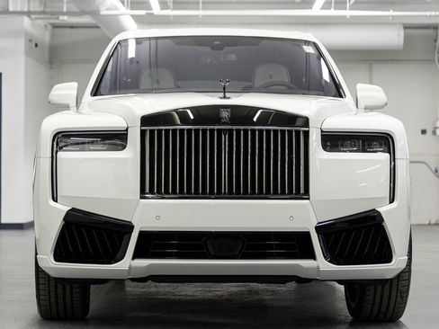 New 2026 Rolls-Royce Cullinan Black Badge image 5