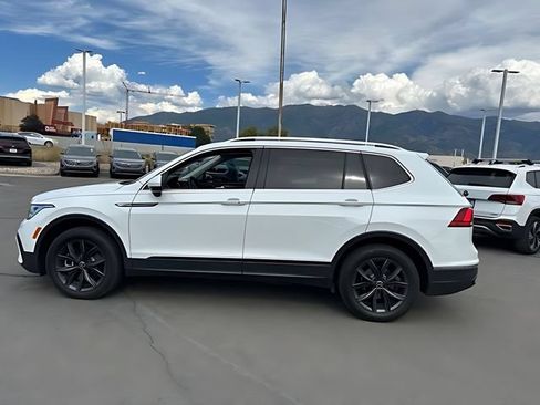 Used 2024 Volkswagen Tiguan SE AWD/4WD image 6