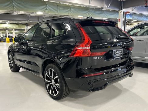 Certified 2025 Volvo XC60 B5 Plus AWD/4WD image 4