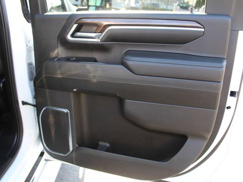 Used 2024 Chevrolet Silverado 2500 LT w/ Convenience Package image 25