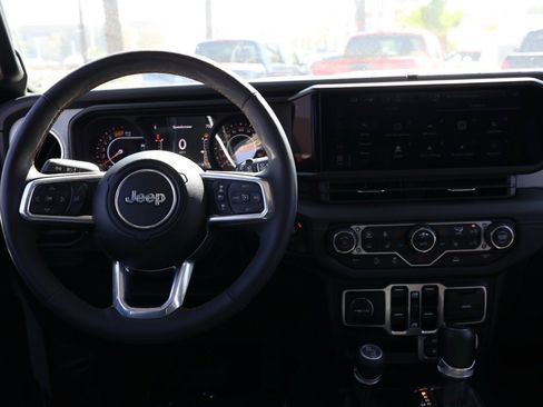 Used 2024 Jeep Wrangler Sahara image 22