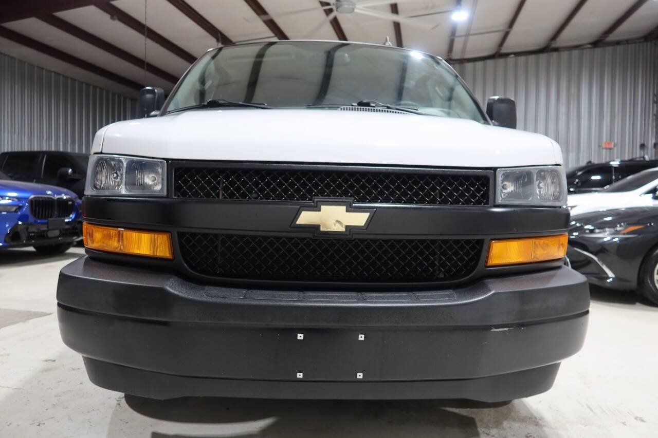 Used 2021 Chevrolet Express 2500 RWD image 8